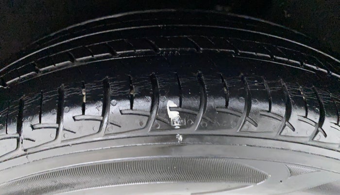 2016 Maruti Baleno DELTA 1.2 K12, Petrol, Manual, 48,880 km, Left Rear Tyre Tread