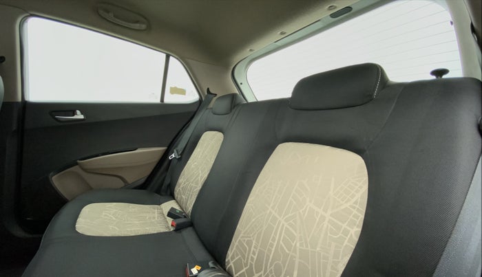 2015 Hyundai Grand i10 SPORTZ 1.2 KAPPA VTVT, Petrol, Manual, 61,079 km, Right Side Rear Door Cabin