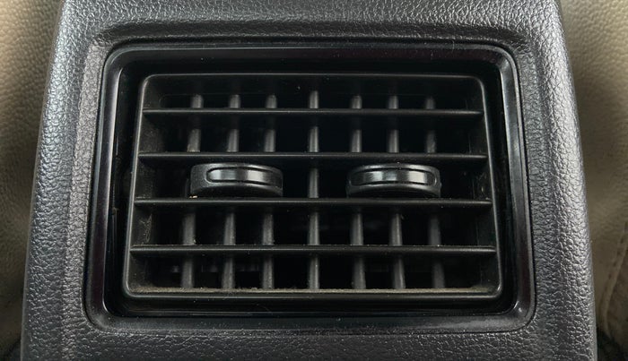 2015 Volkswagen Vento COMFORTLINE MT PETROL, Petrol, Manual, 68,487 km, Rear AC Vents