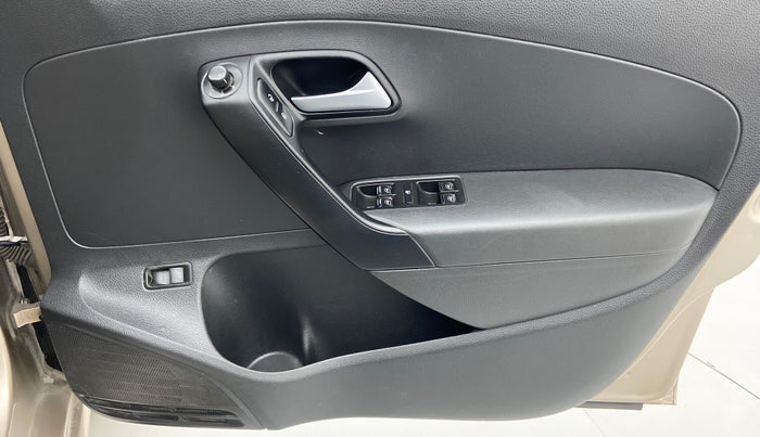 2015 Volkswagen Vento COMFORTLINE MT PETROL, Petrol, Manual, 68,487 km, Driver Side Door Panels Control
