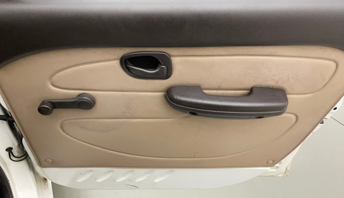 2010 Hyundai Santro Xing GL, Petrol, Manual, 23,502 km, Driver Side Door Panels Control