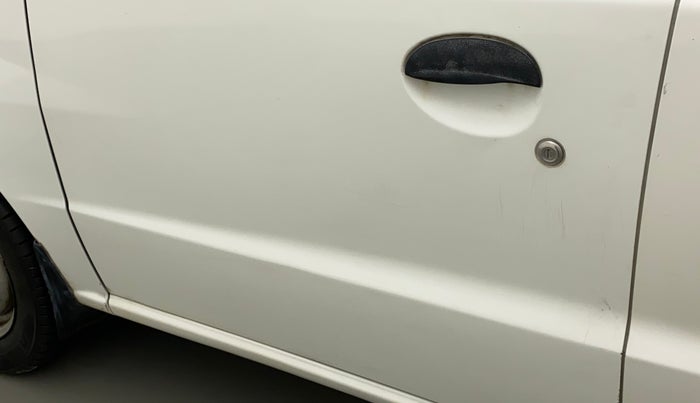 2010 Hyundai Santro Xing GL, Petrol, Manual, 23,502 km, Front passenger door - Minor scratches