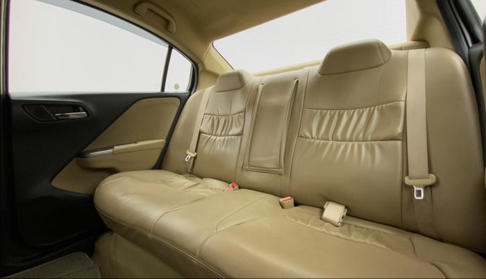 2015 Honda City 1.5L I-VTEC V MT, Petrol, Manual, 1,07,935 km, Right Side Rear Door Cabin