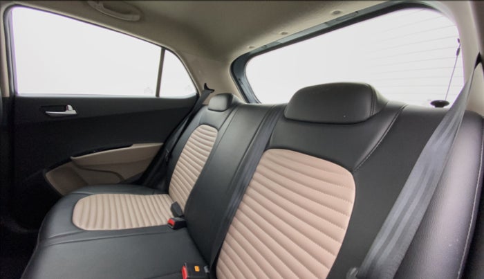2019 Hyundai Grand i10 SPORTZ 1.2 KAPPA VTVT, Petrol, Manual, 26,844 km, Right Side Rear Door Cabin