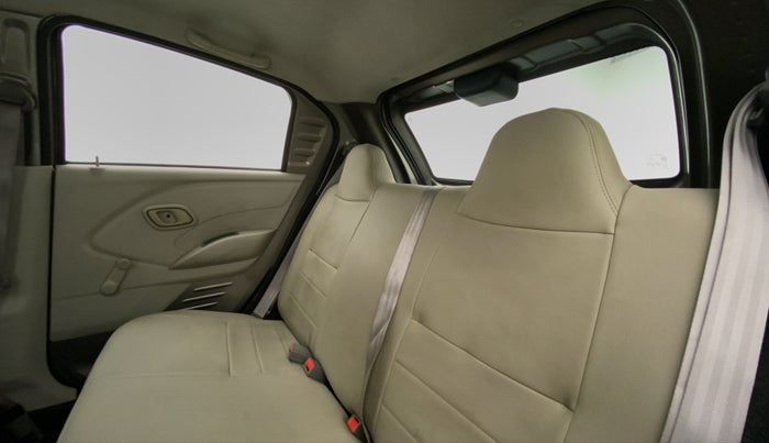 2016 Datsun Redi Go T, CNG, Manual, 28,434 km, Right Side Rear Door Cabin