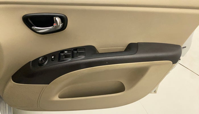 2012 Hyundai i10 MAGNA 1.2, Petrol, Manual, 36,609 km, Driver Side Door Panels Control