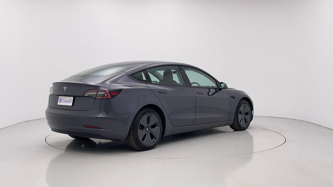 2022 Tesla Model 3 Rear-wheel Drive, Automatic, 47097 km, Right Back Diagonal (45- Degree) View