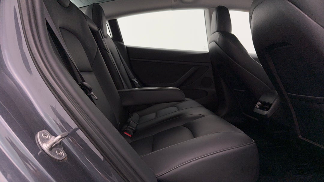 2022 Tesla Model 3 Rear-wheel Drive, Automatic, 47097 km, Right Side Rear Door Cabin View