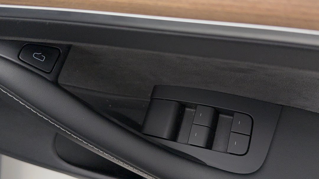 2022 Tesla Model 3 Rear-wheel Drive, Automatic, 47097 km, Drivers Side Door Panel Controls