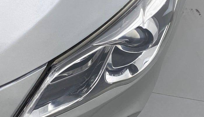 2017 Maruti Ciaz ALPHA 1.4 VVT, Petrol, Manual, 71,000 km, Left headlight - Minor scratches