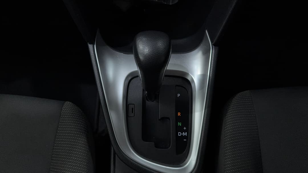 2023 Toyota Yaris Cross Gx, Automatic, 53993 km, Gear Lever 