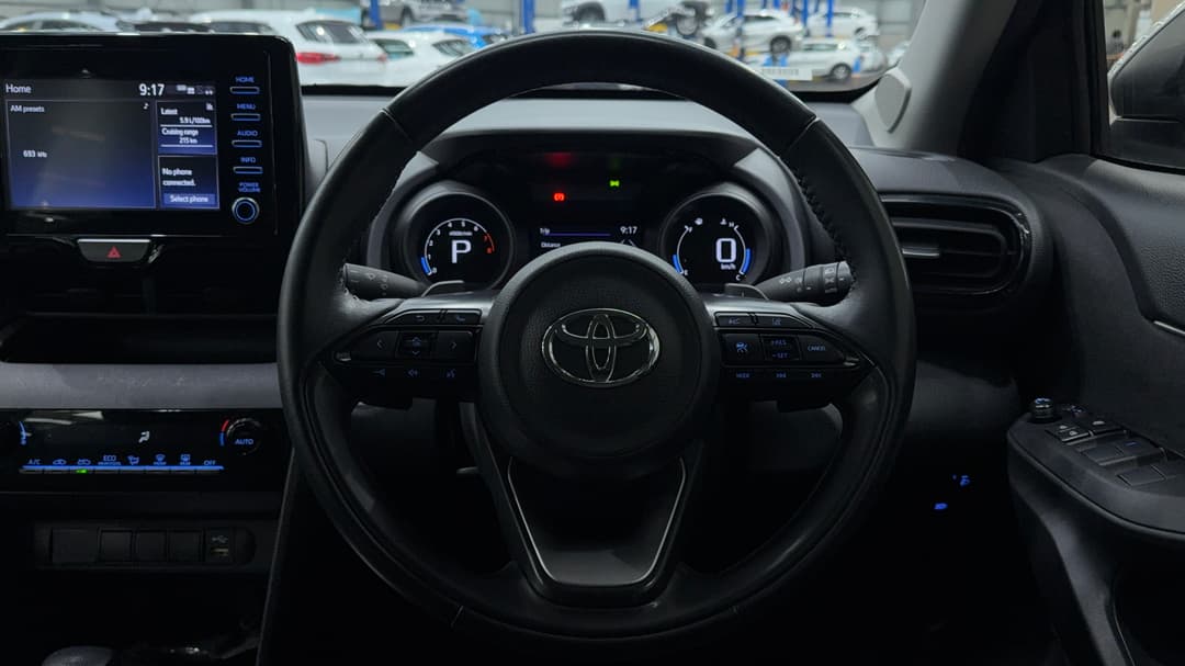 2023 Toyota Yaris Cross Gx, Automatic, 53993 km, Handbrake
