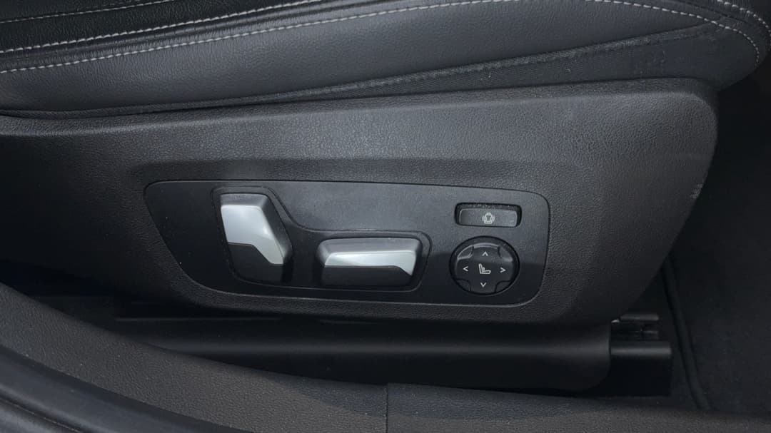 2021 BMW 3 30i M Sport, Automatic, 34964 km, Drivers Side Adjustment Panel