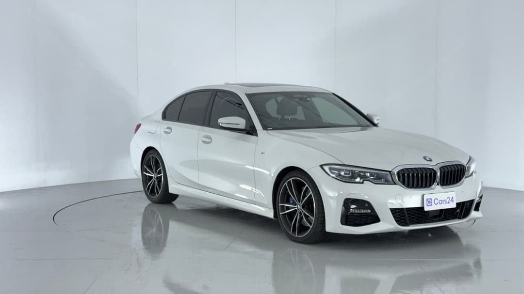2021 BMW 3 30i M Sport, Automatic, 34964 km, Right Front Diagonal (45- Degree) View