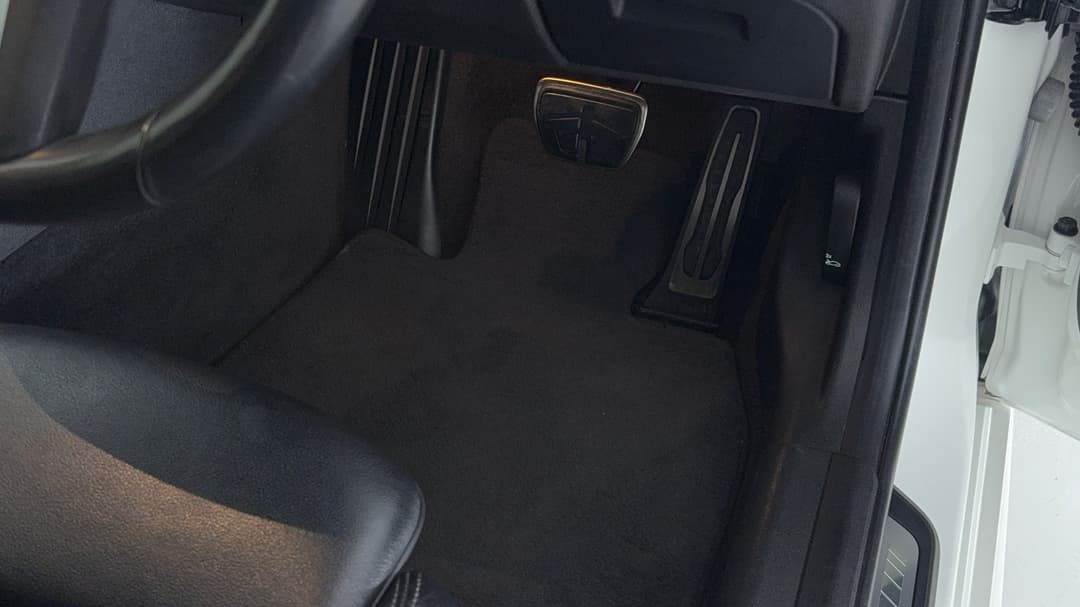 2021 BMW 3 30i M Sport, Automatic, 34964 km, Pedals and Footmat