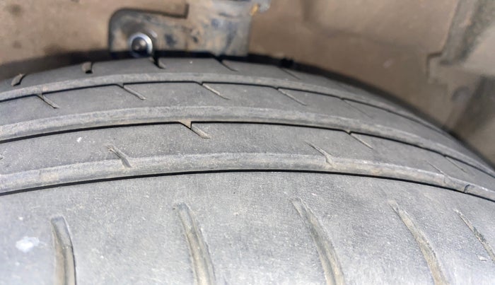 2017 Maruti Celerio ZXI, Petrol, Manual, 88,679 km, Right Front Tyre Tread
