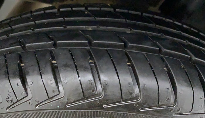 2017 Datsun Redi Go T (O), Petrol, Manual, 13,352 km, Right Front Tyre Tread
