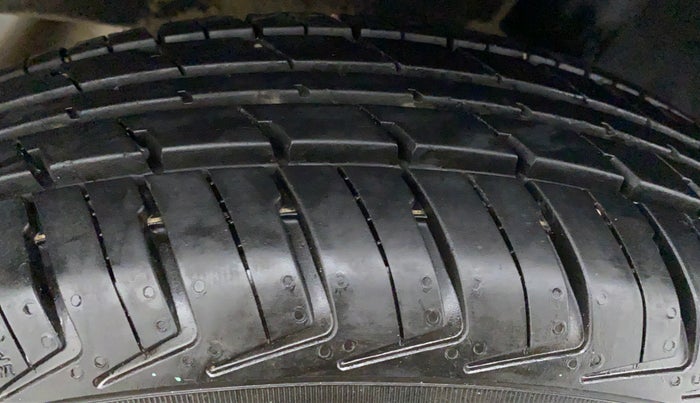 2017 Datsun Redi Go T (O), Petrol, Manual, 13,352 km, Right Rear Tyre Tread