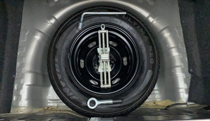 2017 Datsun Redi Go T (O), Petrol, Manual, 13,352 km, Spare Tyre