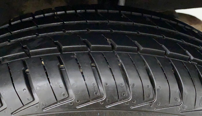 2017 Datsun Redi Go T (O), Petrol, Manual, 13,352 km, Left Rear Tyre Tread