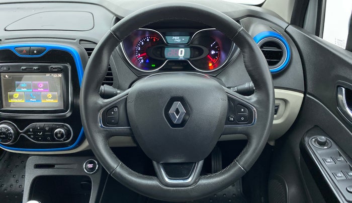 2019 Renault Captur PLATINE DUAL TONE, Diesel, Manual, 24,723 km, Steering Wheel Close Up