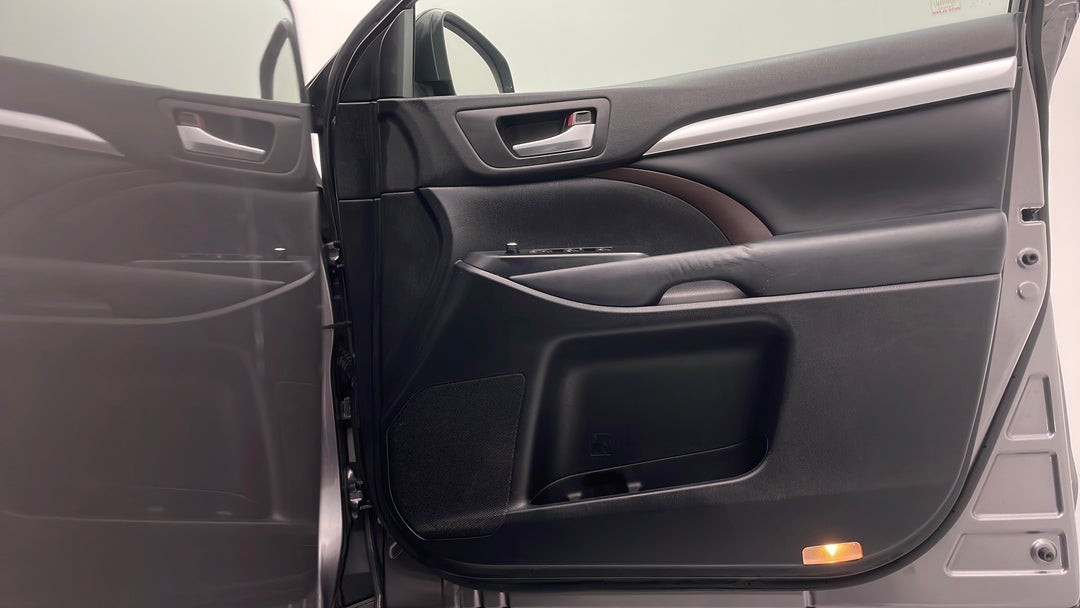 2014 Toyota Kluger Gxl (4x4), Automatic, 75451 km, Speaker View