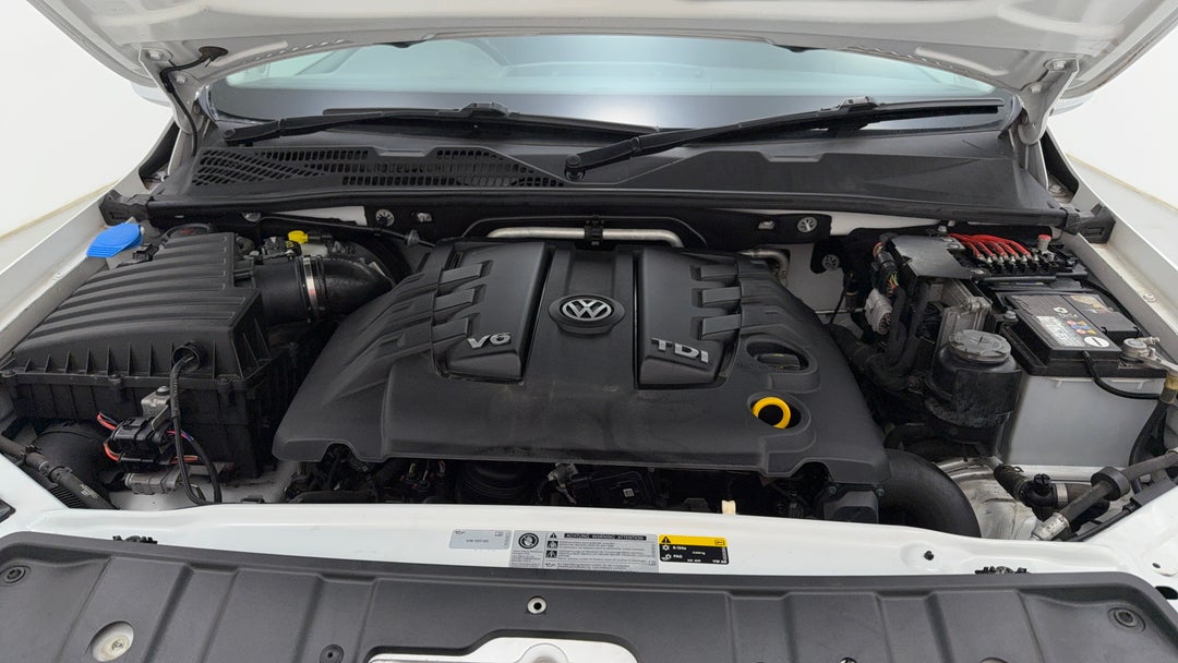 Open Bonnet (Engine)