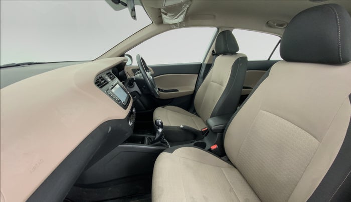 2017 Hyundai Elite i20 ASTA 1.2 (O), Petrol, Manual, 27,328 km, Right Side Front Door Cabin