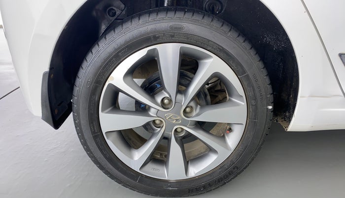 2017 Hyundai Elite i20 ASTA 1.2 (O), Petrol, Manual, 27,328 km, Right Rear Wheel