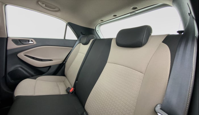 2017 Hyundai Elite i20 ASTA 1.2 (O), Petrol, Manual, 27,328 km, Right Side Rear Door Cabin