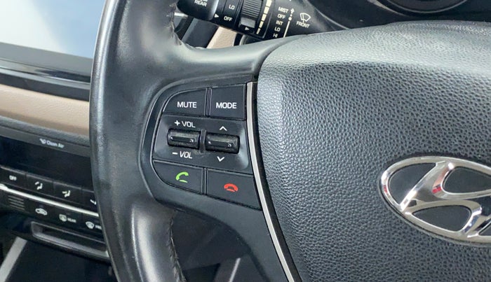 2017 Hyundai Elite i20 ASTA 1.2 (O), Petrol, Manual, 27,328 km, Steering wheel - Phone control not functional
