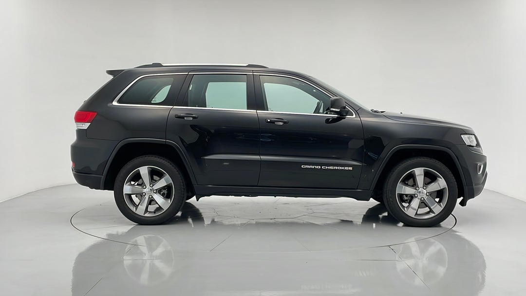 2015 Jeep Grand Cherokee Laredo (4x2), Automatic, 64040 km, Right Side View