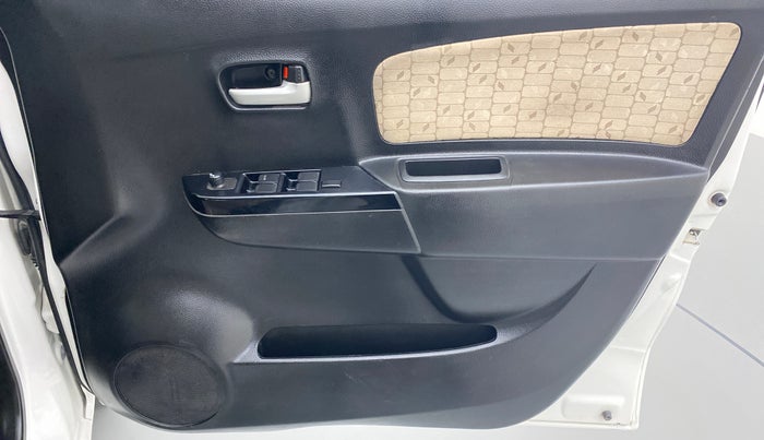 2017 Maruti Wagon R 1.0 VXI, Petrol, Manual, 60,053 km, Driver Side Door Panels Control