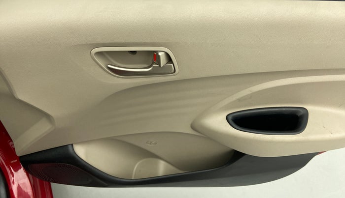 2019 Hyundai NEW SANTRO SPORTZ 1.1, Petrol, Manual, 21,182 km, Driver Side Door Panels Control