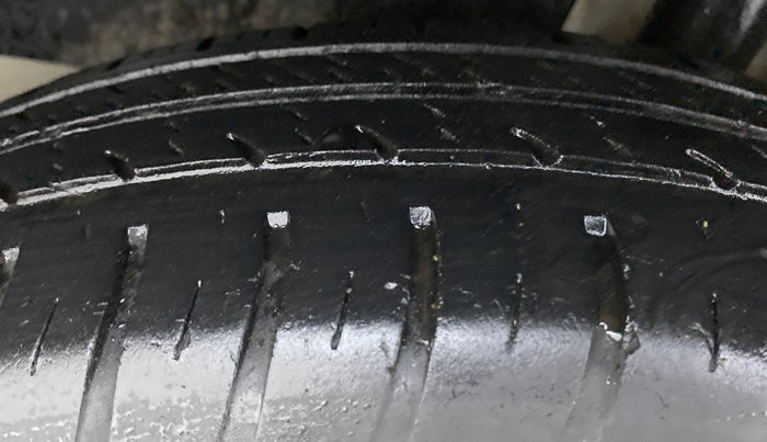 2018 Maruti Swift VXI, Petrol, Manual, 36,739 km, Left Rear Tyre Tread
