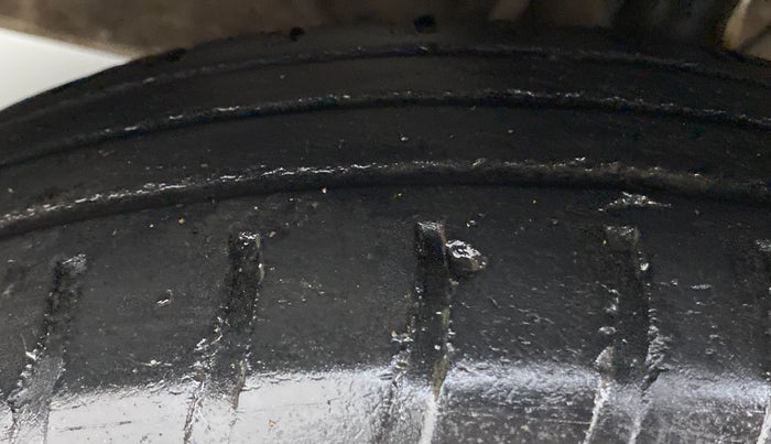 2018 Maruti Swift VXI, Petrol, Manual, 36,739 km, Left Front Tyre Tread