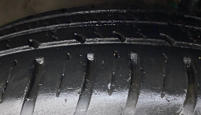 2018 Maruti Swift VXI, Petrol, Manual, 36,739 km, Right Front Tyre Tread