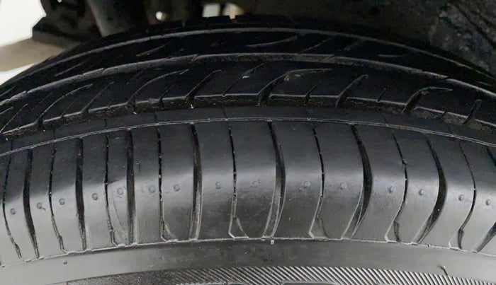 2018 Maruti Wagon R 1.0 LXI CNG, CNG, Manual, 63,377 km, Right Rear Tyre Tread