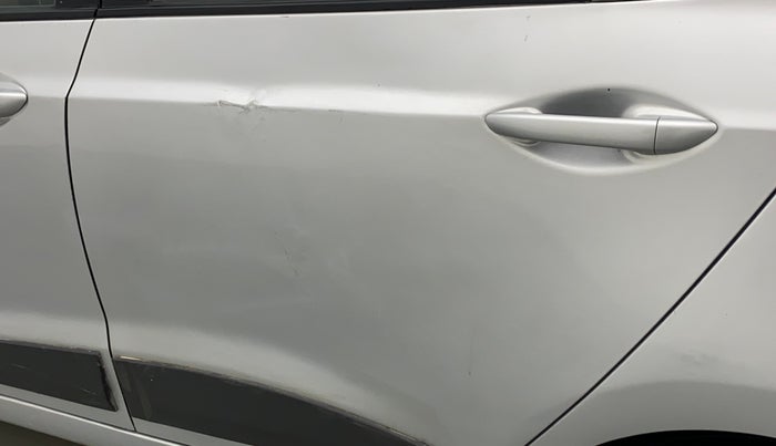 2014 Hyundai Xcent S (O) 1.2, CNG, Manual, 1,05,524 km, Rear left door - Slightly dented