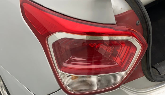 2014 Hyundai Xcent S (O) 1.2, CNG, Manual, 1,05,524 km, Left tail light - Minor damage