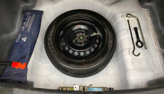 2015 Hyundai Xcent S 1.2, Petrol, Manual, 49,355 km, Spare Tyre