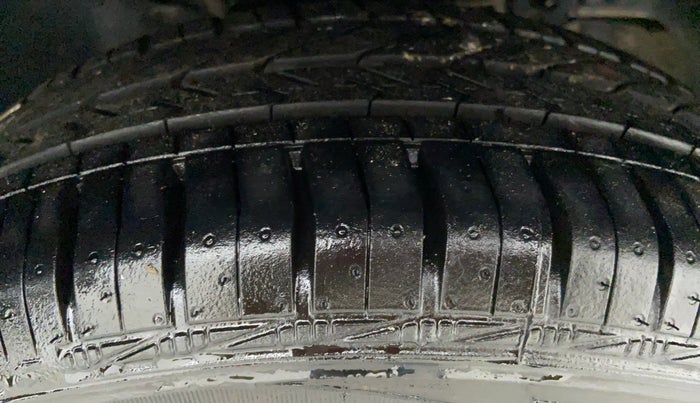 2018 Tata Tiago XT 1.2 REVOTRON, Petrol, Manual, 50,932 km, Right Front Tyre Tread