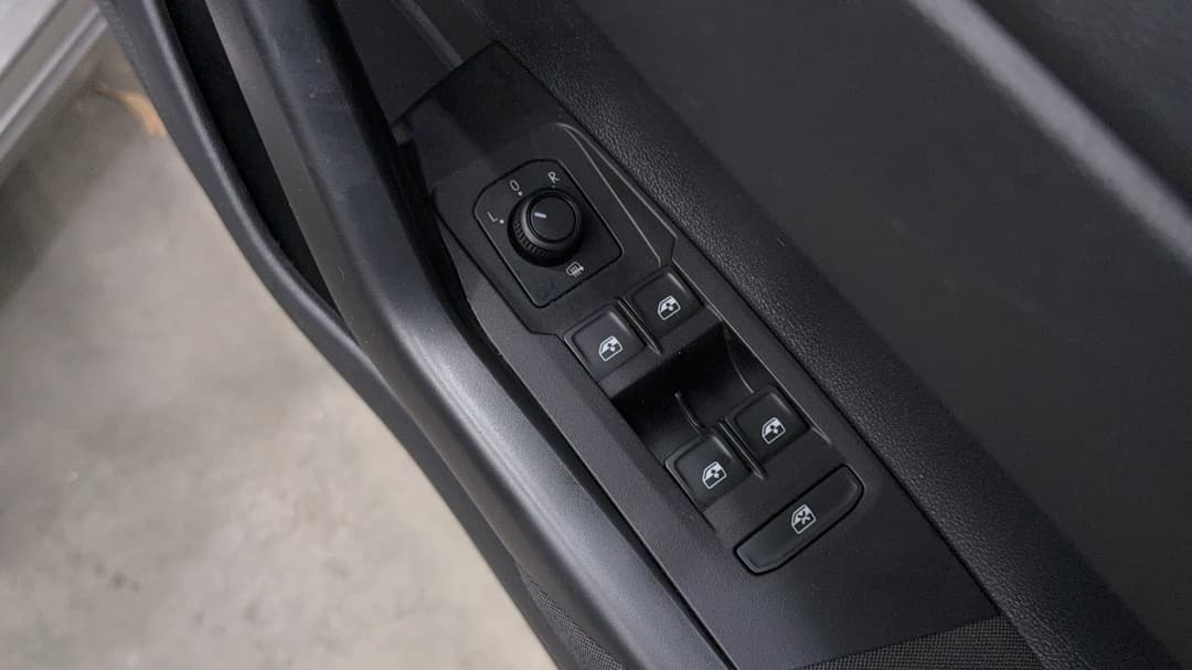 2021 Volkswagen Polo 70tsi Trendline, Automatic, 52972 km, Drivers Side Door Panel Controls