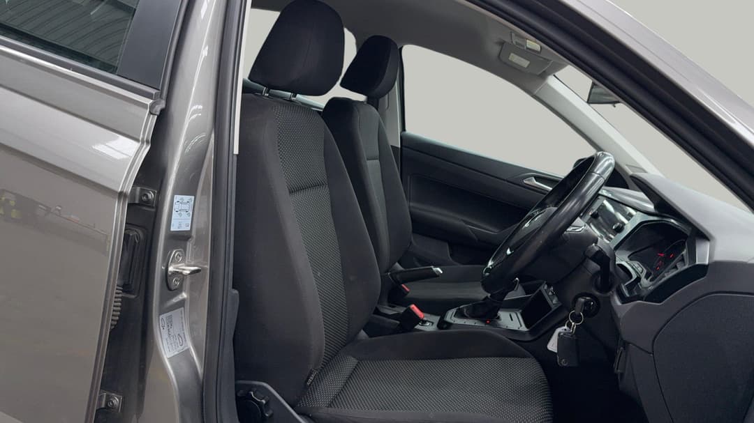 2021 Volkswagen Polo 70tsi Trendline, Automatic, 52972 km, Right Side Front Door Cabin View