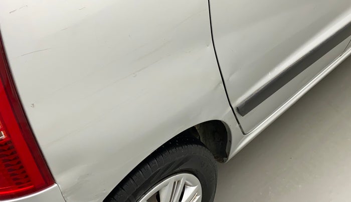 2011 Hyundai Santro Xing GLS, Petrol, Manual, 69,941 km, Right quarter panel - Slightly dented