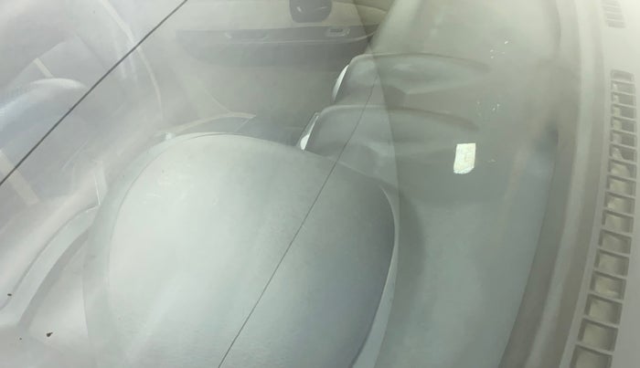 2011 Hyundai Santro Xing GLS, Petrol, Manual, 69,941 km, Front windshield - Minor spot on windshield
