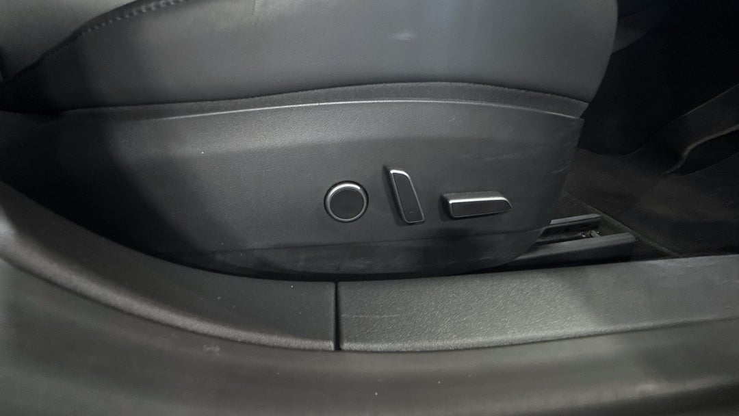 2021 Tesla Model 3 Standard Range Plus RWD, Automatic, 28430 km, Drivers Side Adjustment Panel