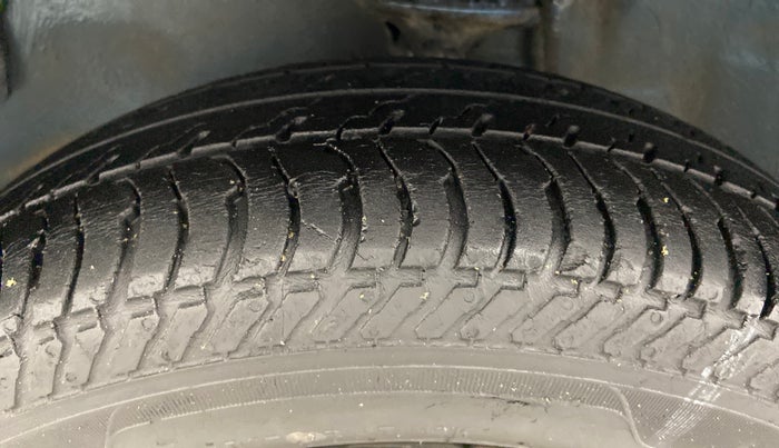 2017 Maruti Alto K10 VXI P, Petrol, Manual, 41,384 km, Left Front Tyre Tread