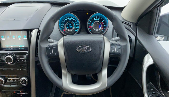 2020 Mahindra XUV500 W9, Diesel, Manual, 8,018 km, Steering Wheel Close Up