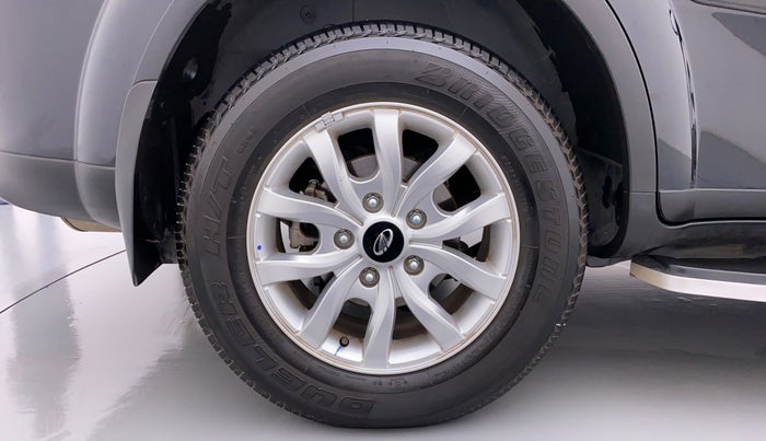 2020 Mahindra XUV500 W9, Diesel, Manual, 8,018 km, Right Rear Wheel